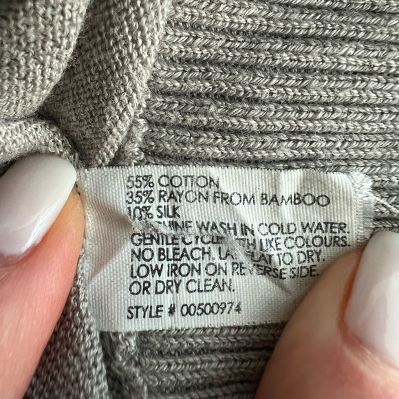 Club Monaco Light Gray Cardigan – Size XS - Picture 5 of 5